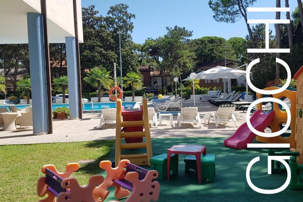 Hotel Olympia Lignano Sabbiadoro Exterior foto