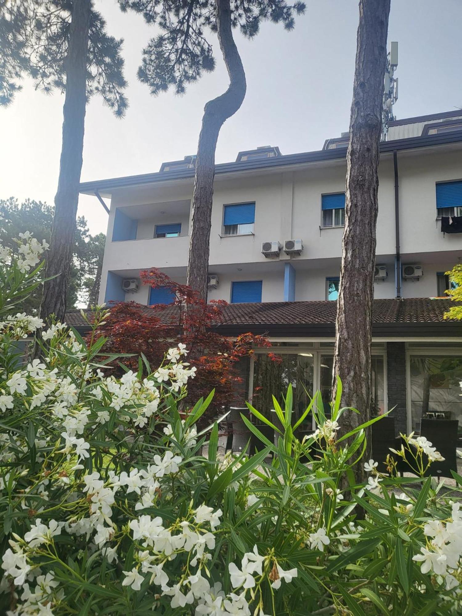 Hotel Olympia Lignano Sabbiadoro Exterior foto