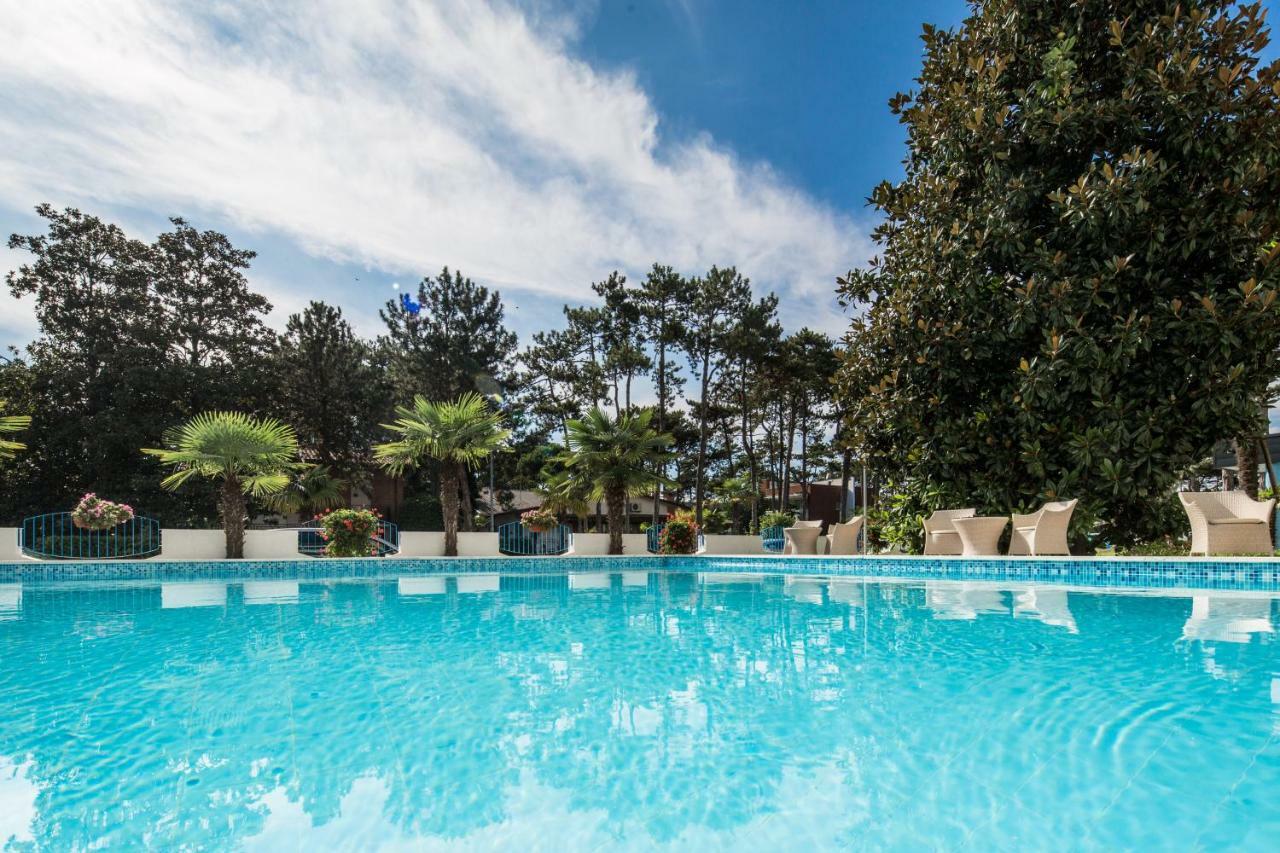 Hotel Olympia Lignano Sabbiadoro Exterior foto
